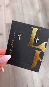 Cross Stud
