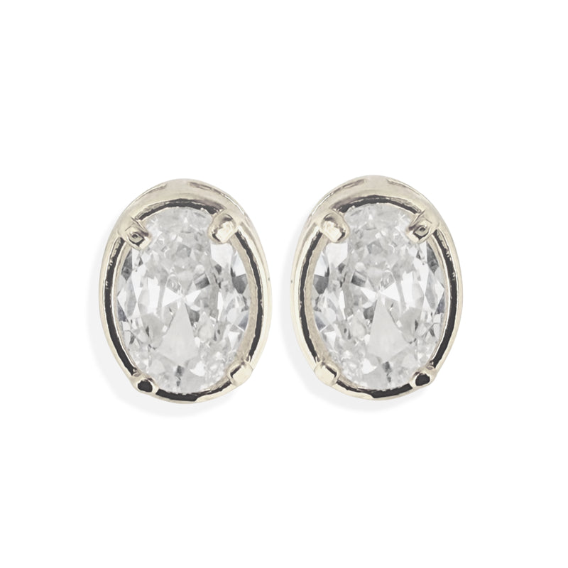 Solitaire Oval Stud